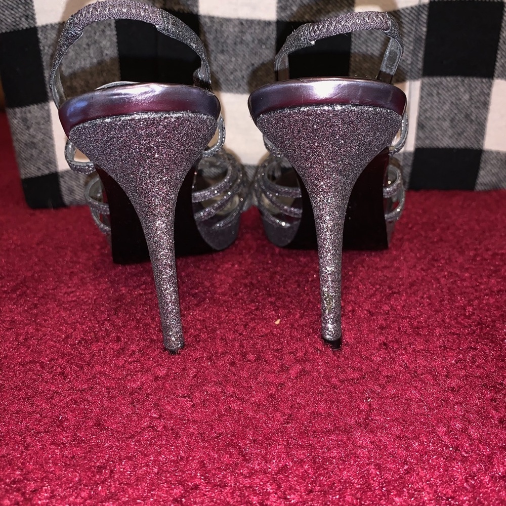 Heels - Picture 3 of 3